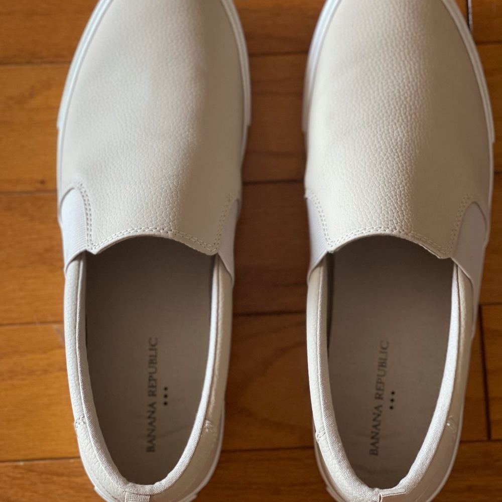 Banana Republic Shoes - Picture 2 of 4